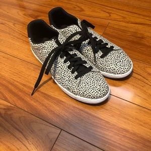 Women’s Nike print sneakers